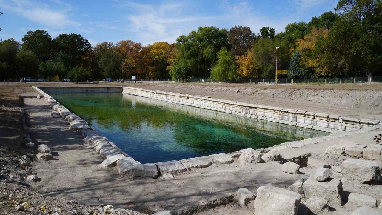 Niğde’de Bahçeli Roma Havuzu: Antik Tyana’nın Şifa Merkezi Olarak Keşfi