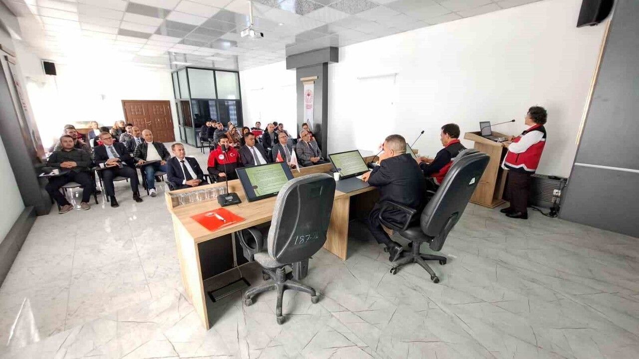 Niğde'de Tarımsal Kuraklık Değerlendirildi: İl Kriz Merkezi 2025 2. Toplantısı