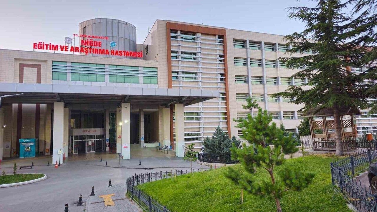 Niğde Ömer Halisdemir Hastanesi'nde Ameliyathane Yangını Kontrol Altında