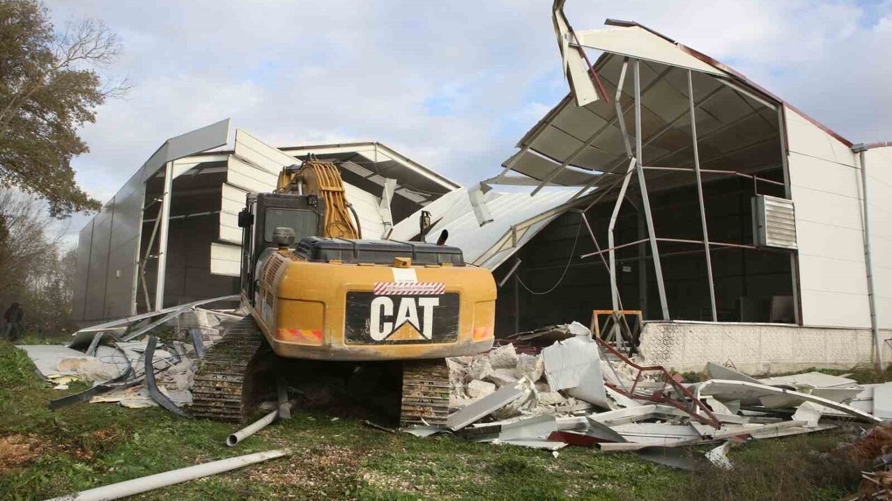 Nilüfer'de 3 Mahallede Kaçak Yapılara Yıkım: 2 bin 220 metrekare