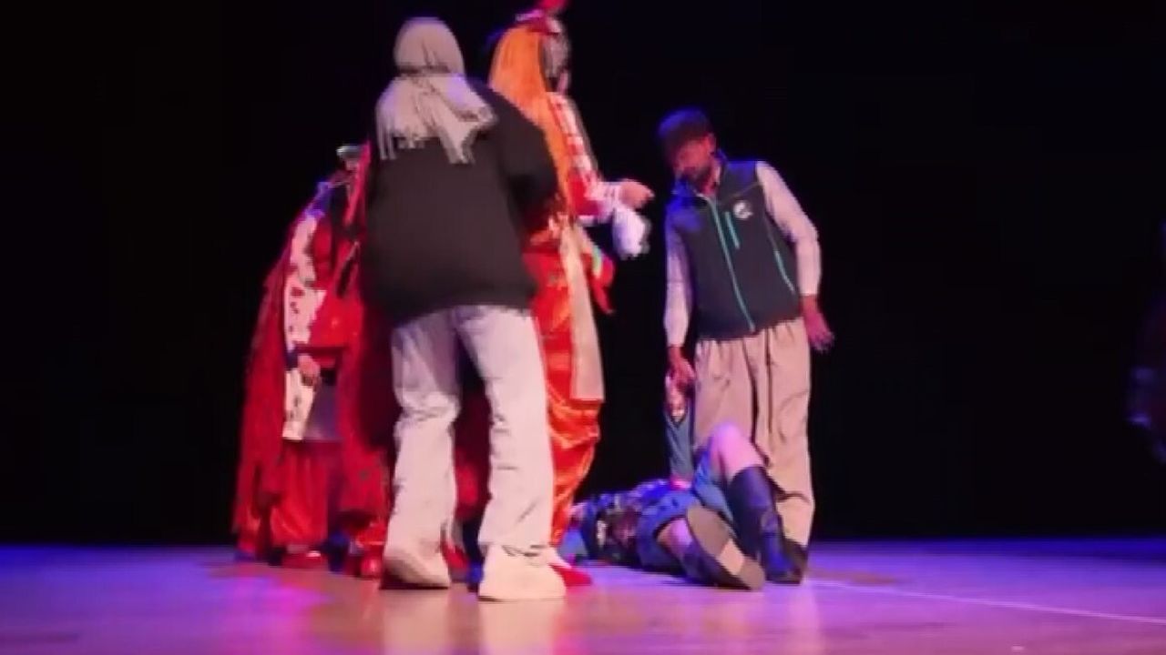 Nizip'te Halk Oyunu Gösterisinde Dansçının Çapraz Bağları Koptu