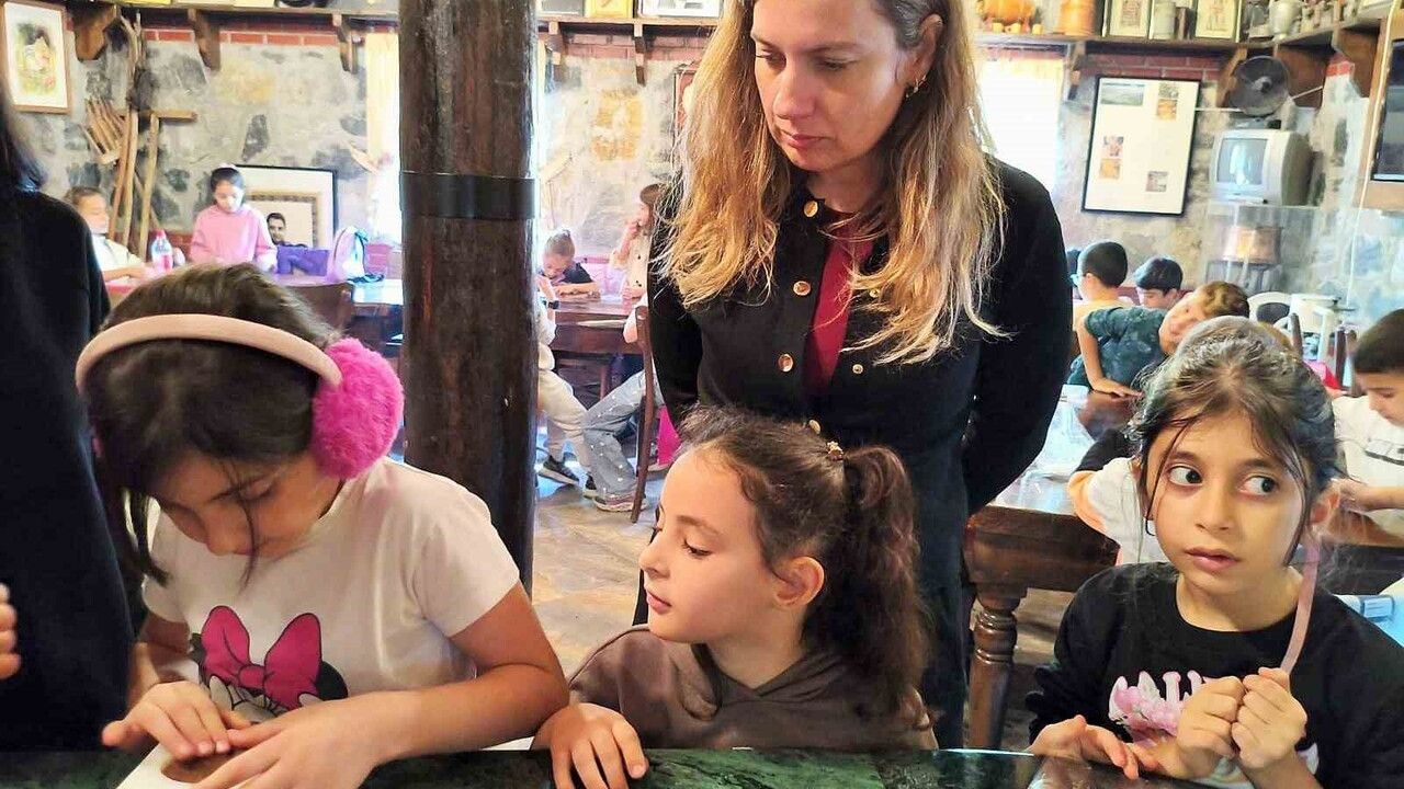 Öğrenciler Nilüfer'de Kestane Şekeri Fabrikasını Yerinde İnceledi