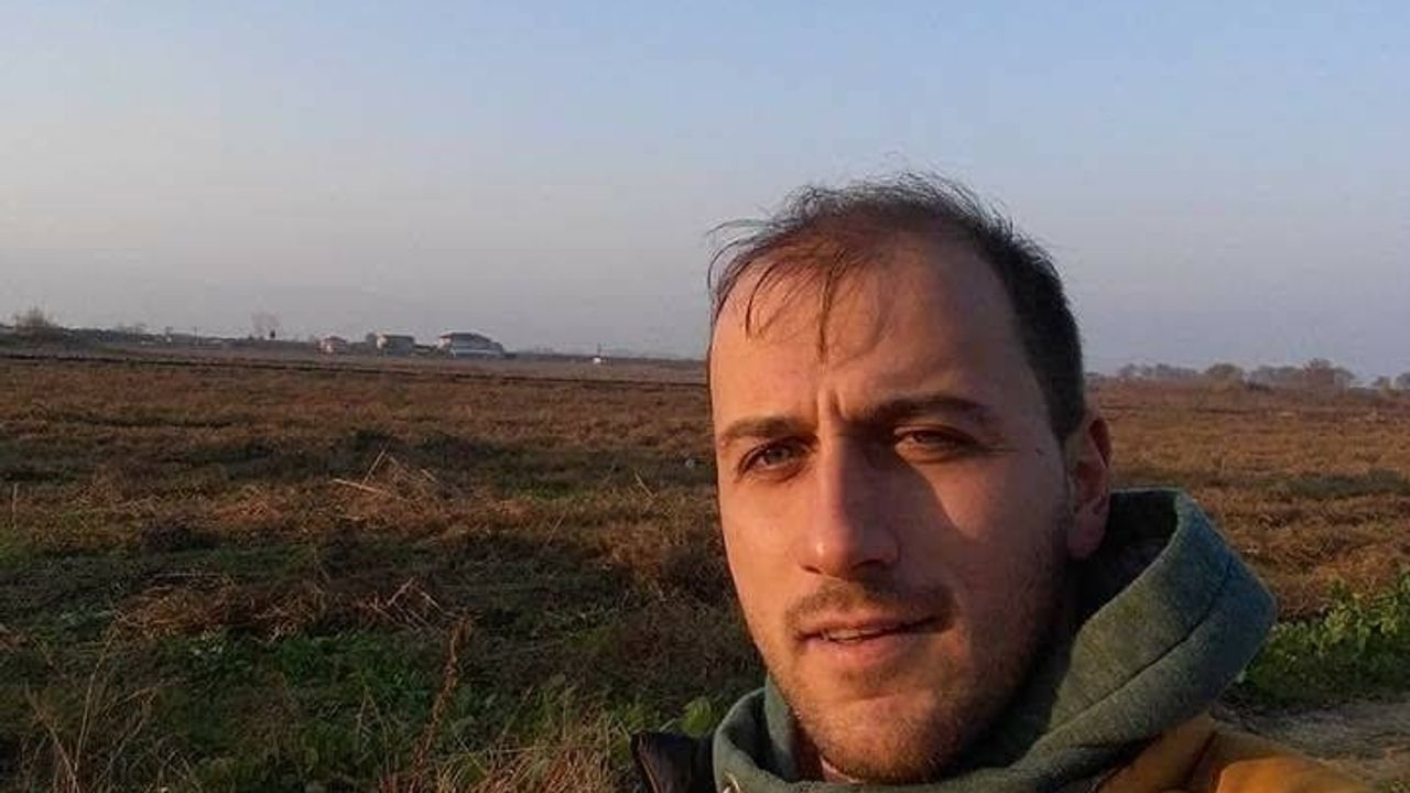 Orhangazi'de Halı Sahada Kalp Krizi: 35 Yaşındaki Sinan Kurtoğlu Hayatını Kaybetti