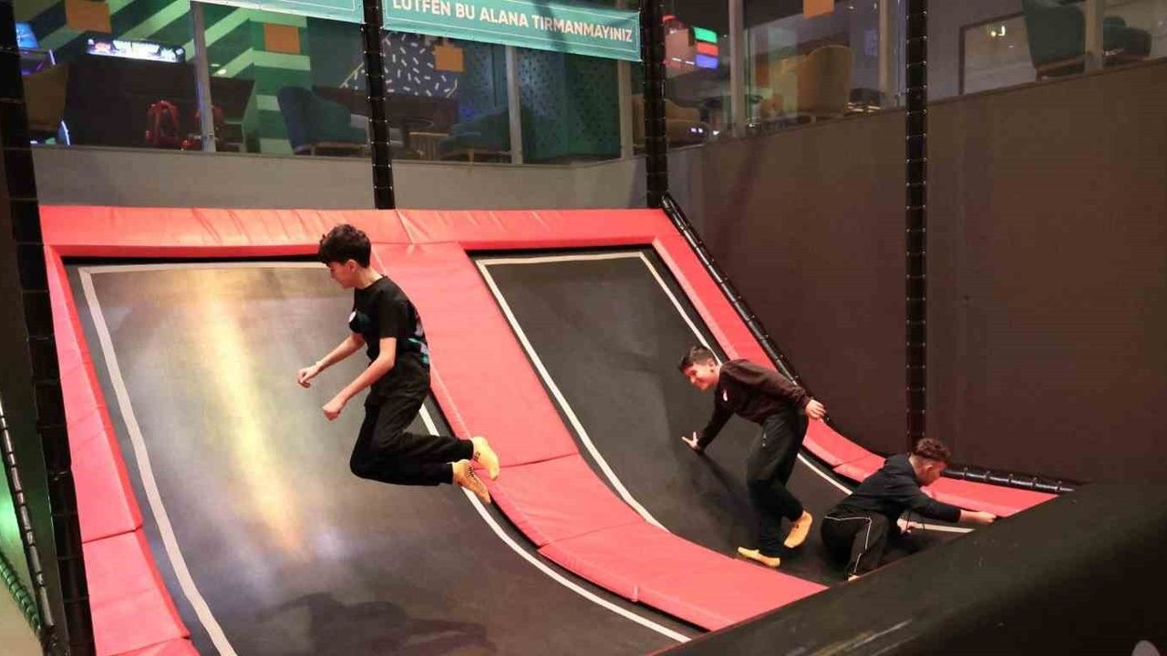 Osmangazi Belediyesi Dijiders Başarılı Öğrencileri Ödüllendirdi