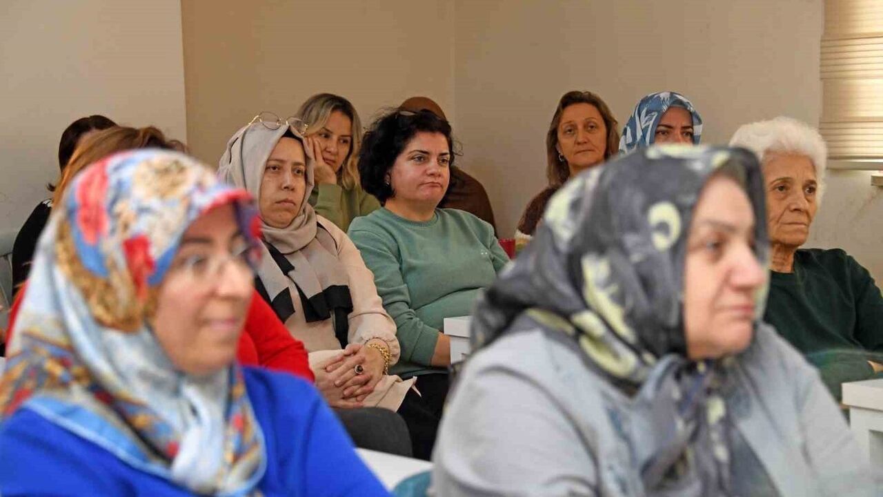 Osmangazi Belediyesi'nden 'Kadın ve Toplum' Söyleşisi — 25 Kasım Farkındalığı