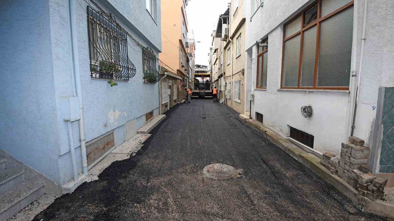 Osmangazi’de Eski Asfaltlar Yenileniyor: Atıcılar Mahallesi'ne 85 Ton Yeni Kaplama