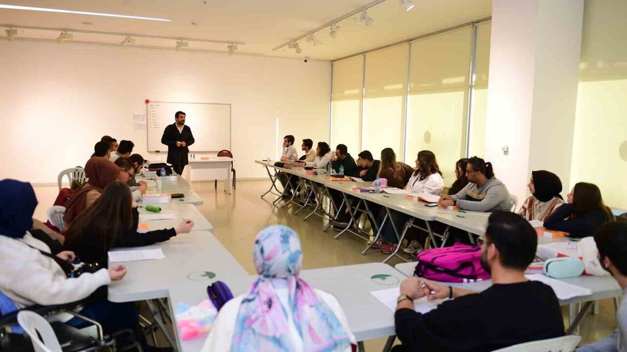 Osmangazi'de Ücretsiz E-KPSS Kurslarıyla Engelliler 2026'ya Hazırlanıyor