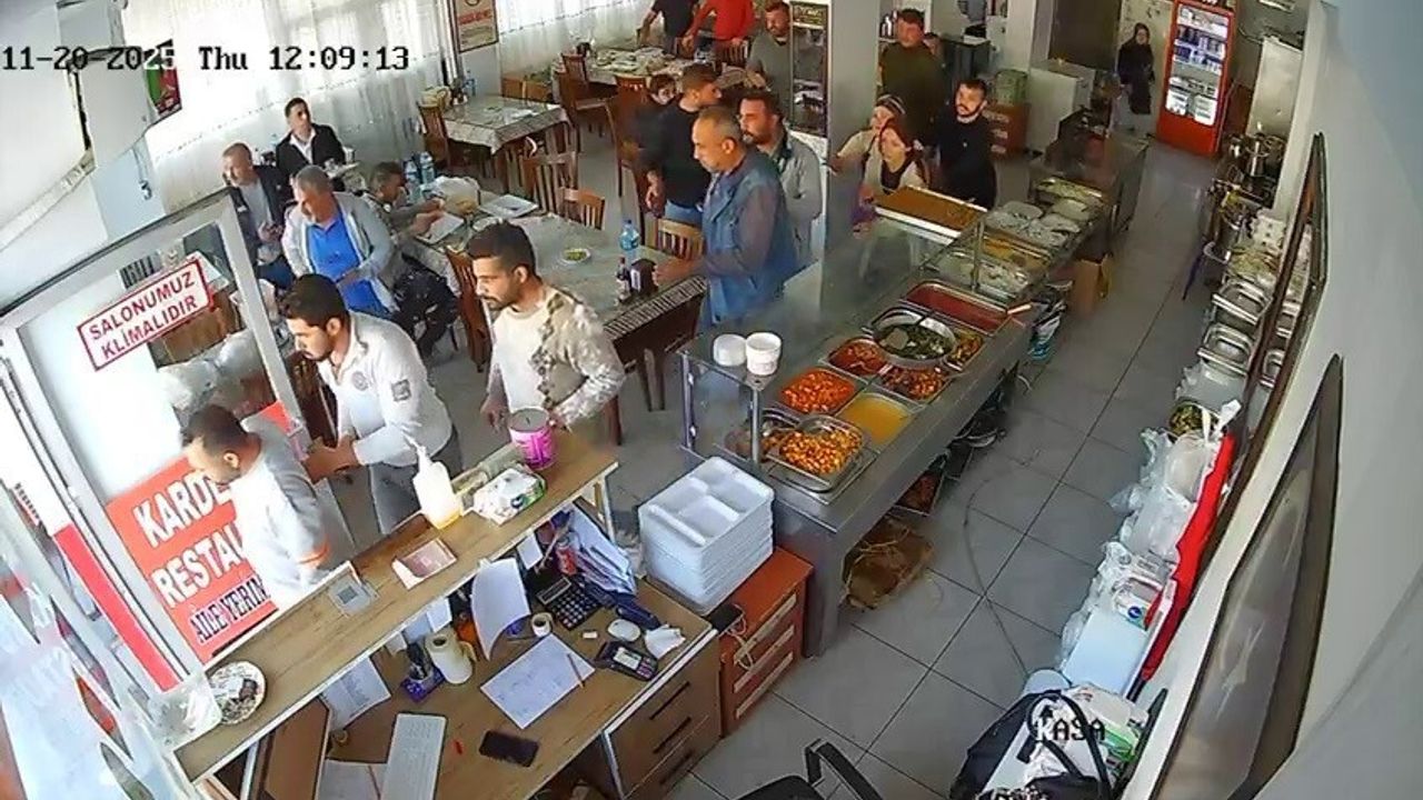 Osmaniye Bahçe'de 4.4 büyüklüğünde deprem: Lokantada panik anları kamerada