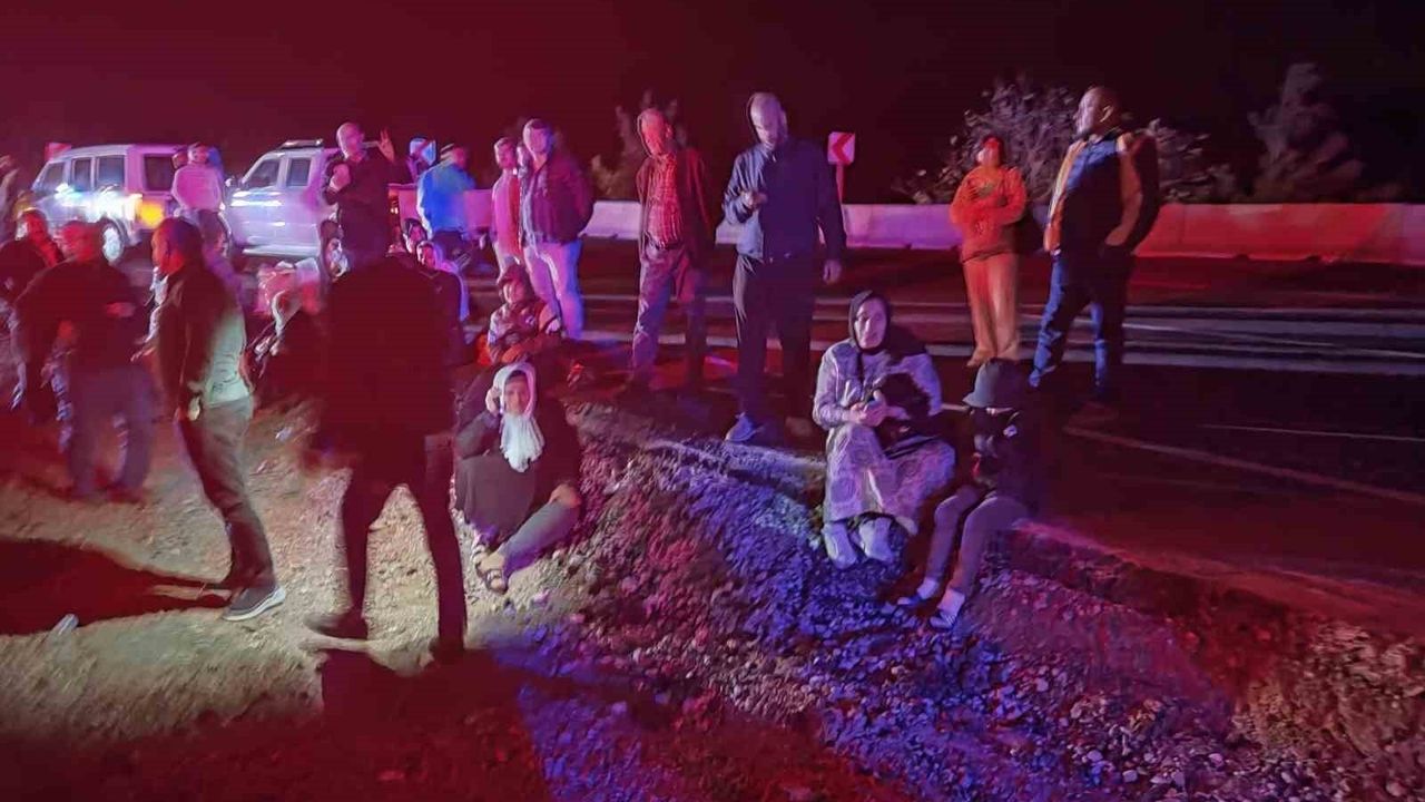 Osmaniye Düziçi D-400'de Yolcu Otobüsü Devrildi — Yaralılar Var