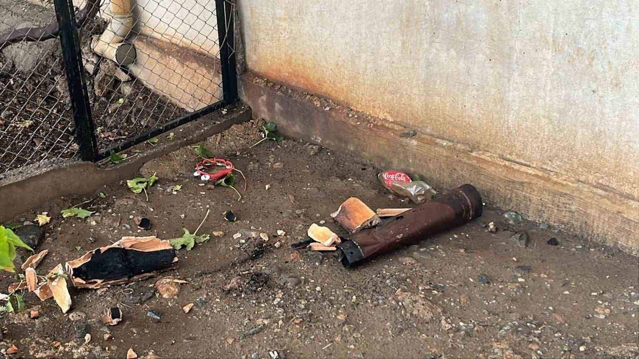 Osmaniye Düziçi'de Yıldırım Bacaya Düştü: Evde Maddi Hasar