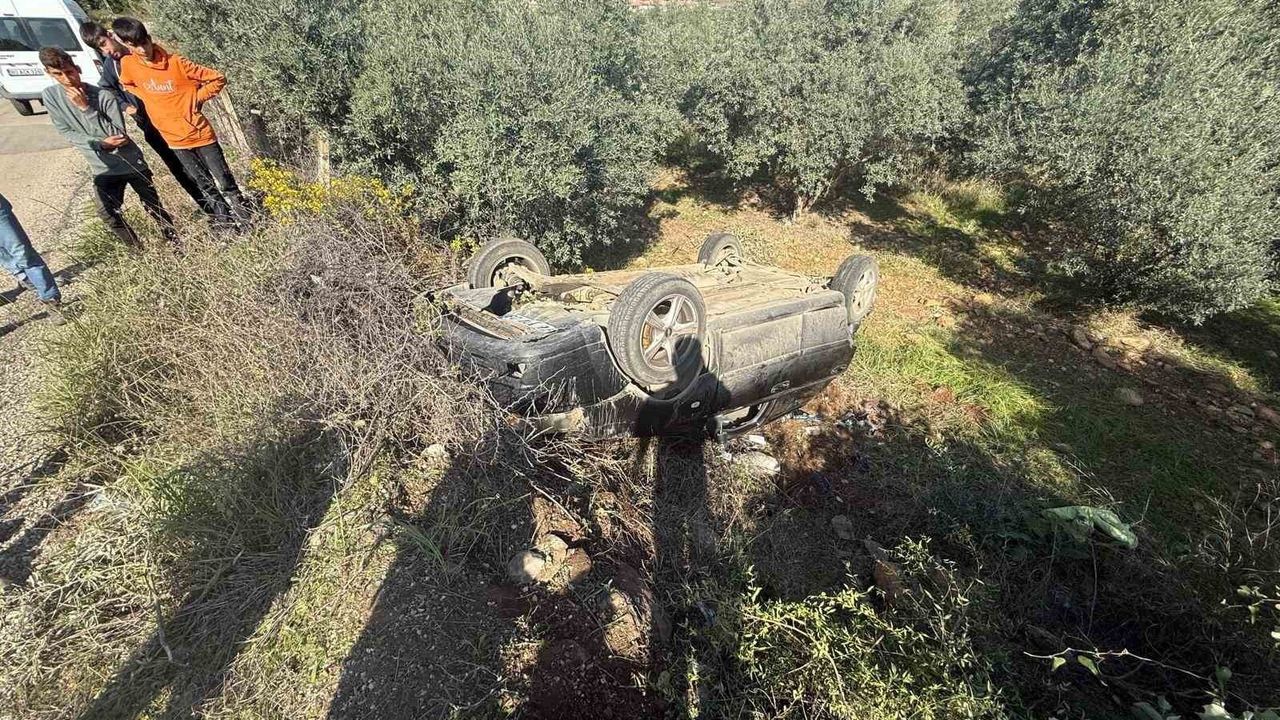 Osmaniye Düziçi’nde Şarampole Yuvarlanan Otomobil: Anne ve 5 Yaşındaki Çocuk Yaralandı