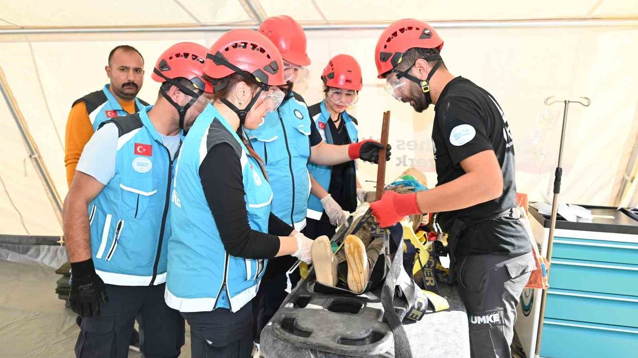 Osmaniye Eğitim ve Araştırma Hastanesi'nde 7,5'lik Deprem Tatbikatı | HAP 2025