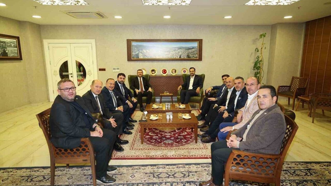 Özdemir'den Çetinkaya'ya Belediyecilik Ziyareti — Karabük'te Yerel İş Birliği