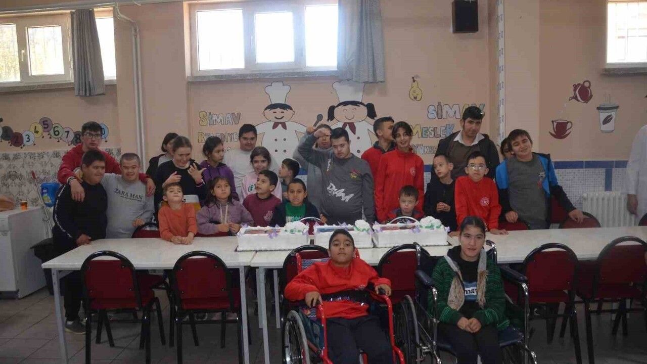 Özel Öğrenciler, Yeşim Akbaş’ın 29. Doğum Gününü Andı