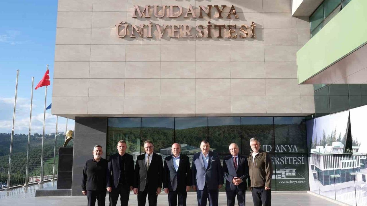 Özer Matlı'dan Gençlere Tavsiye: "Değerlerinize Sahip Çıkın"