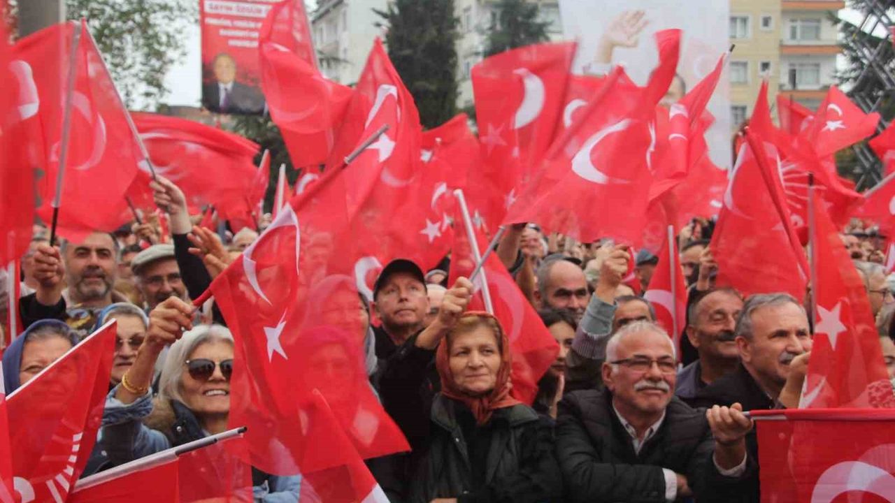 Özgür Özel'den Ferrero'ya Sert Tepki: 'Fındıkta Gerçek Devi Ordu, Giresun ve Karadeniz'