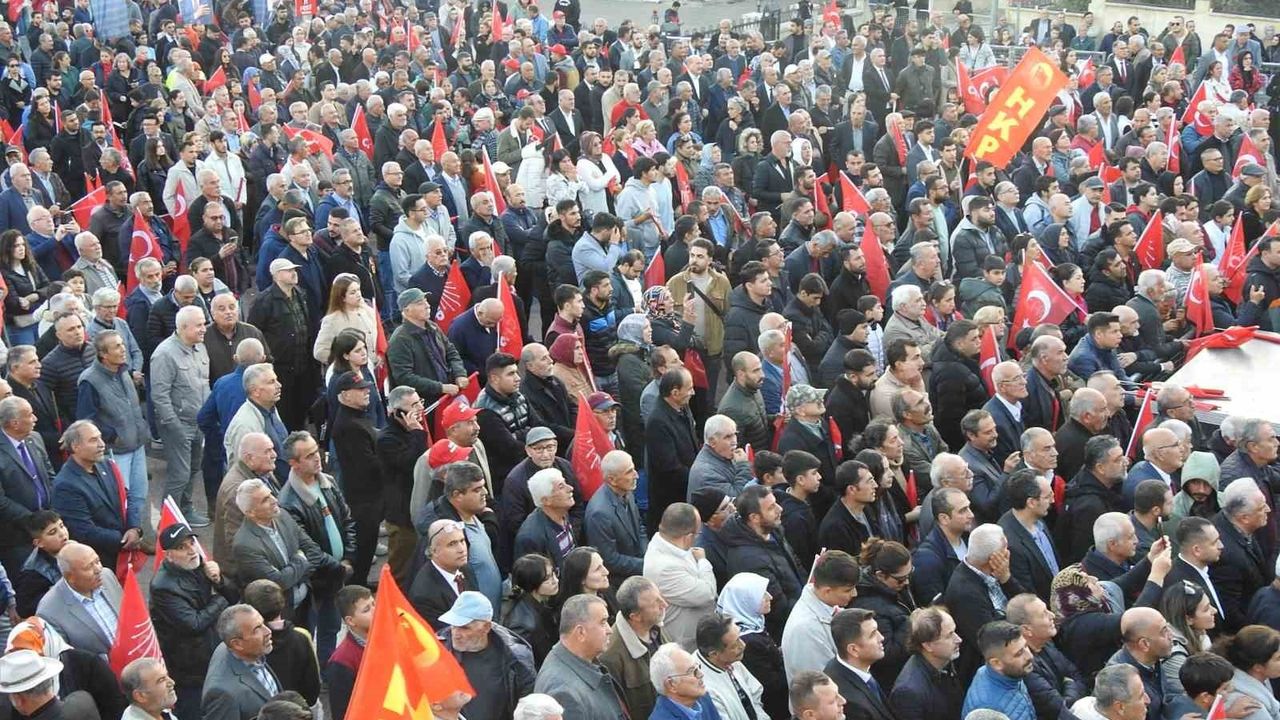 Özgür Özel: 'İktidarı Değiştireceğiz, Vizesiz Avrupa Getireceğiz' — Kilis Mitingi