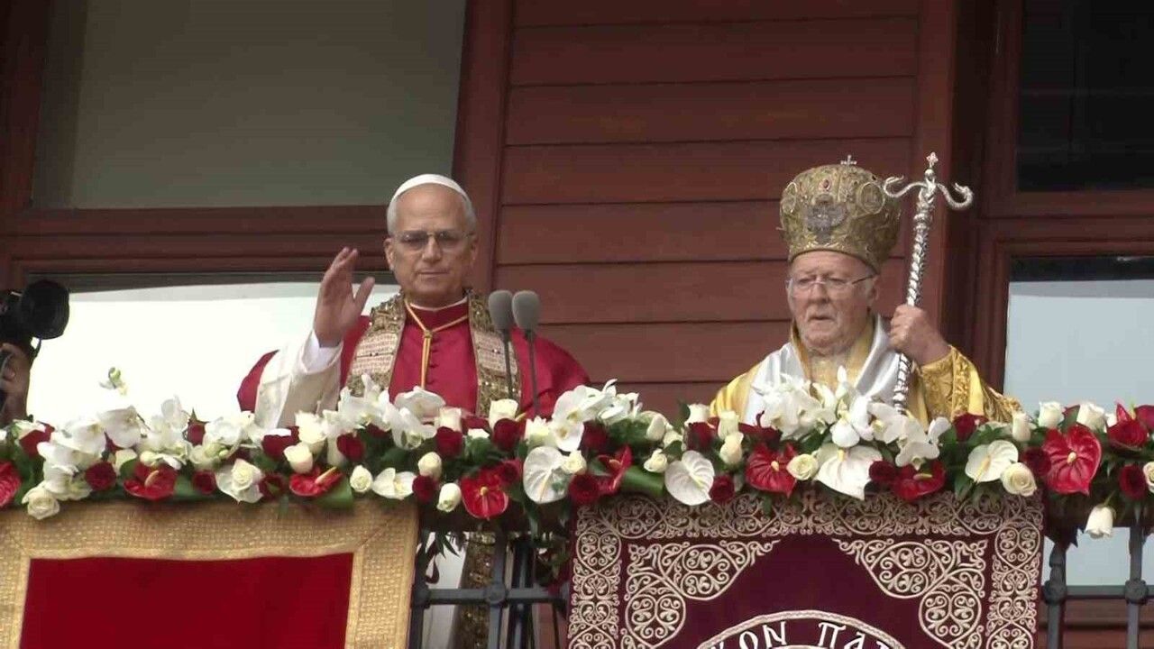Papa 14. Leo, Bartholomeos ile Aya Yorgi'de Ayine Katıldı — Balkonda Birlik Mesajı