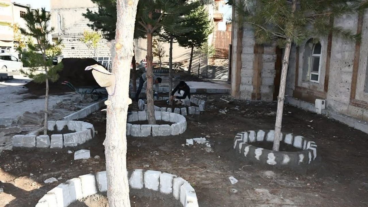 Patnos Belediyesi Hız Kesmeden: Alparslan Camii Çevresi Yenilendi