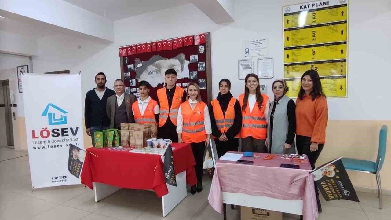 Pazaryeri'de Başkan Tekin Lösemili Çocuklarla Buluştu