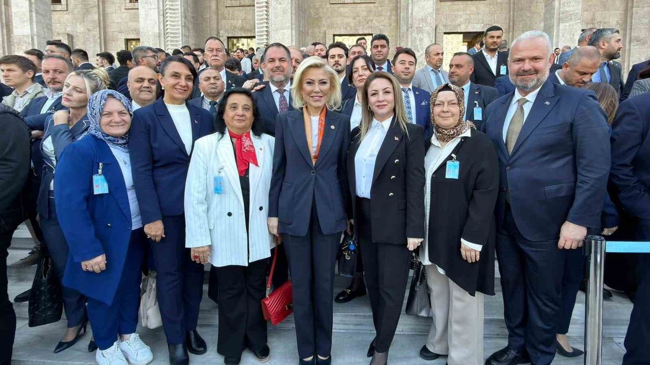 Pehlivan'dan Erdoğan'a Bozalan İnciri İkramı