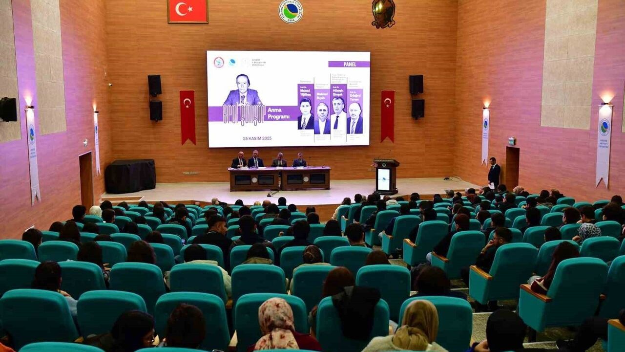 Prof. Dr. Erol Güngör Kırşehir'de Anıldı: 'İnsan, Toplum ve Eğitim Üçgeni' Ele Alındı