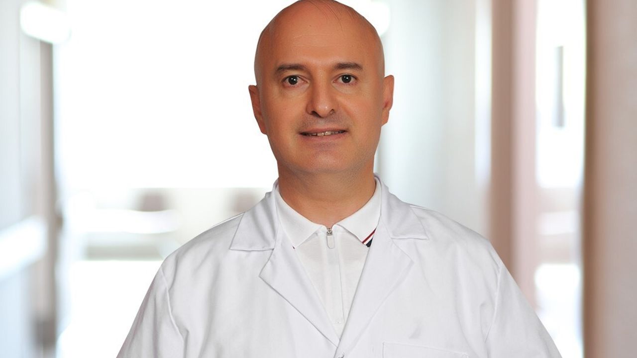 Prof. Dr. Yakup Çil'den Uyarı: Estetikte Yapay Zeka Mağdurları Tehlikesi