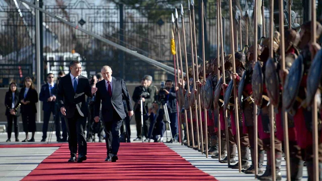 Putin Bişkek'te: Kırgızistan'da Resmi Karşılama