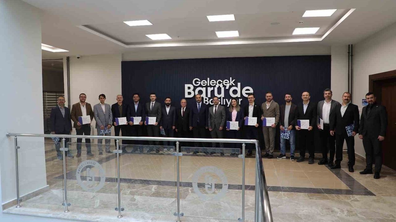 Rektör Akkaya, BARÜ’lü 18 Akademisyeni 'Dünyanın En Etkili Bilim İnsanları' Listesindeki Başarıları İçin Tebrik Etti