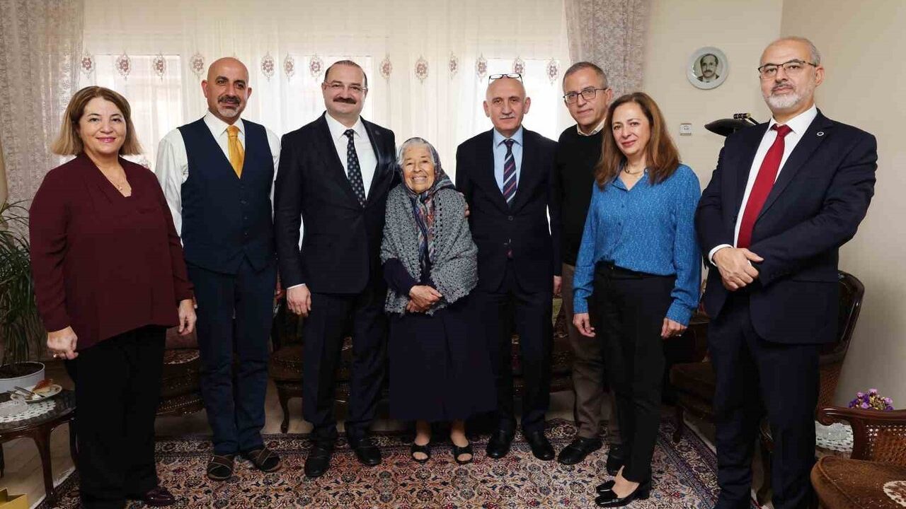 Rektör Hacımüftüoğlu'ndan 24 Kasım'da Hatice Dağ'a Anlamlı Ziyaret