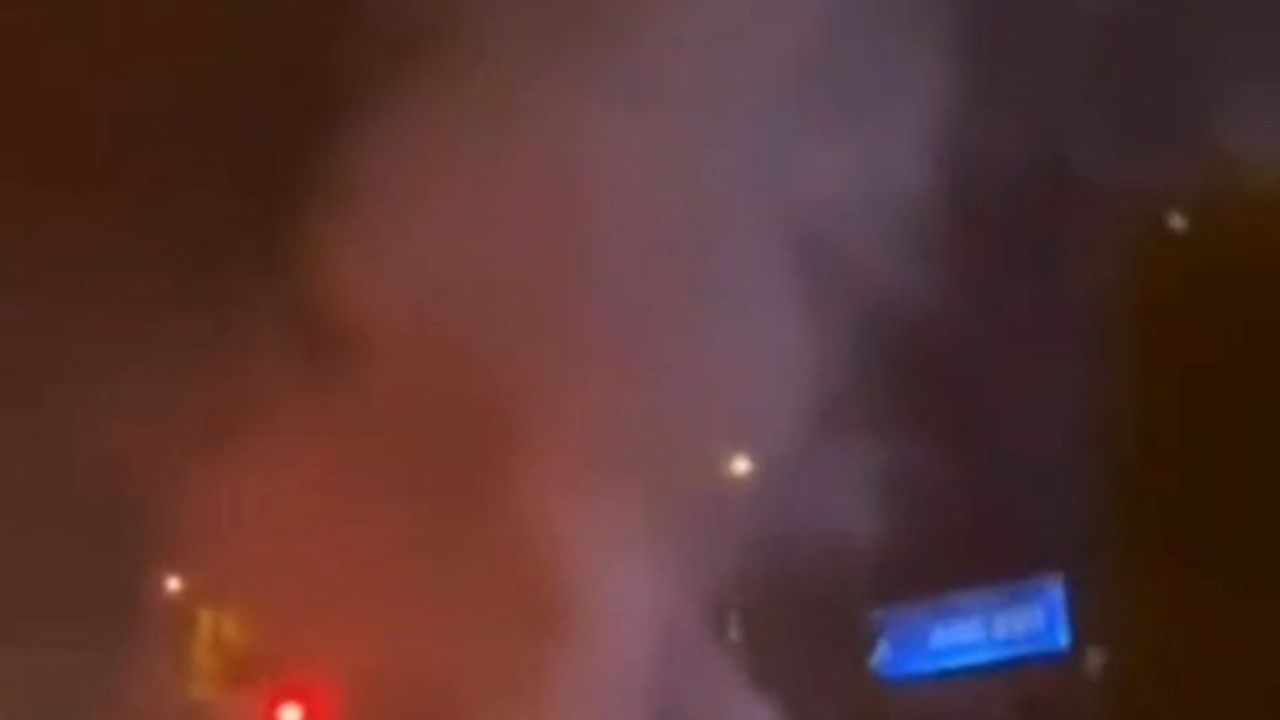 Safranbolu'da Seyir Halindeki Otomobil Motorunda Yangın — Vatandaşlar Müdahalesiyle Söndü