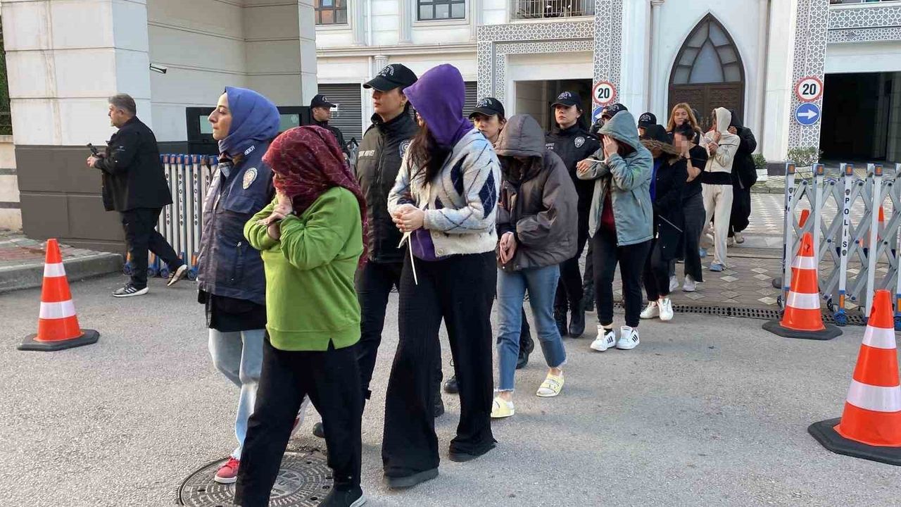 Sahte bungalov çetesine dev operasyon: 37 gözaltı, 14 tutuklama