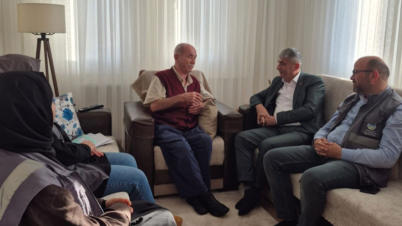 Sakarya Büyükşehir'den Şehit Ailesine Taziye: Şehabettin Arslan’ın Ailesinin Yanında