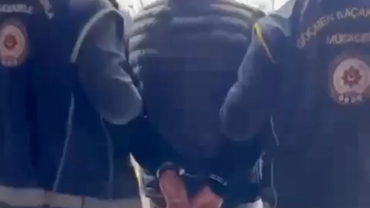 Sakarya'da 24 Afgan Düzensiz Göçmen Yakalandı, Sürücü Tutuklandı