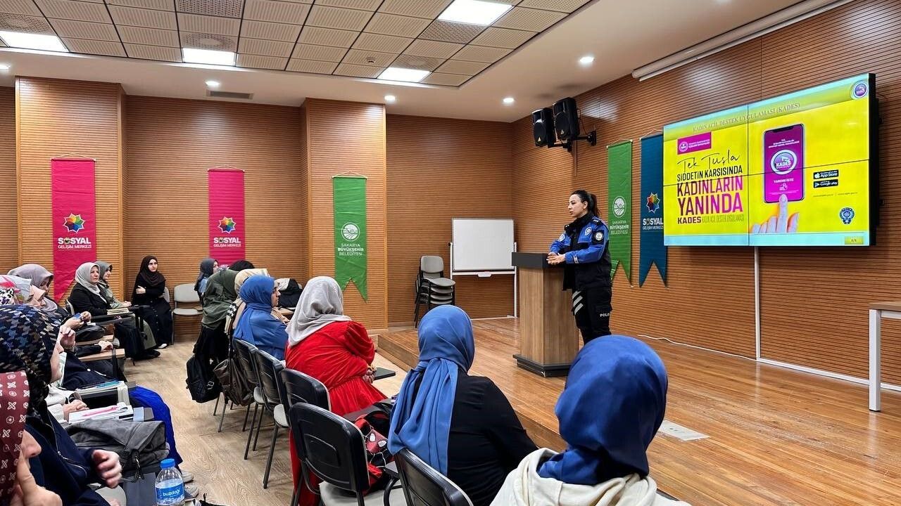 Sakarya'da 25 Kasım: Büyükşehir ve Emniyetten Kadına Yönelik Şiddete Farkındalık Programı