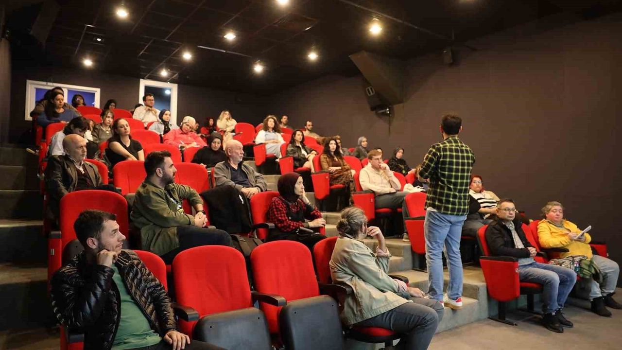Sakarya'da Sinema Atölyesi Başladı — Büyükşehir Akademi Ofis Sanat Merkezi'nde