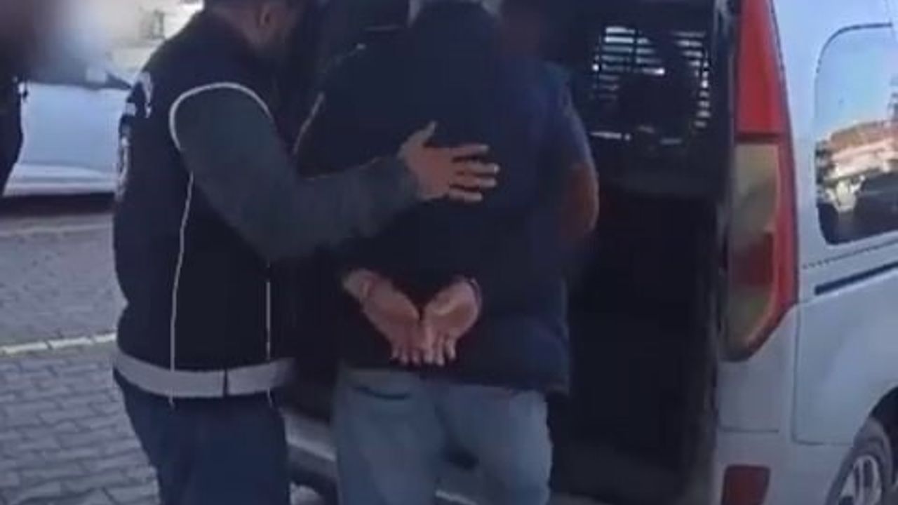 Sakarya'da Takside 3 Kaçak Göçmen Yakalandı: Bir Şüpheli Tutuklandı