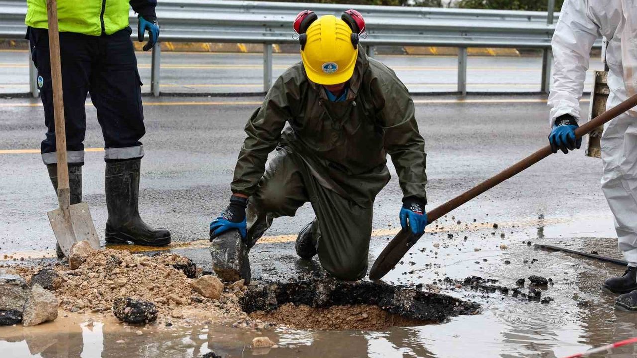 Sakarya'ya 245 Kilogram Yağış: SASKİ'nin Anlık Müdahalesi Taşkınları Önledi
