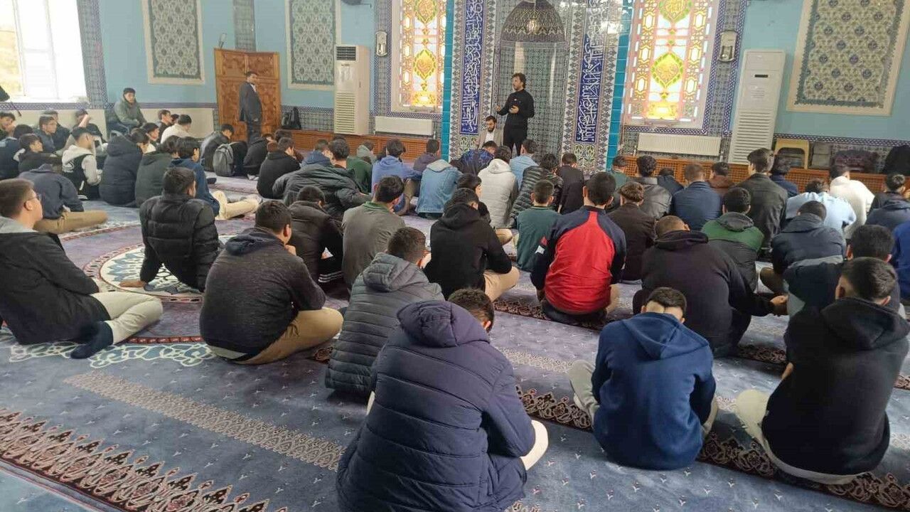 Salihli Müftülüğü'nden Adab-ı Muaşeret Konferansları