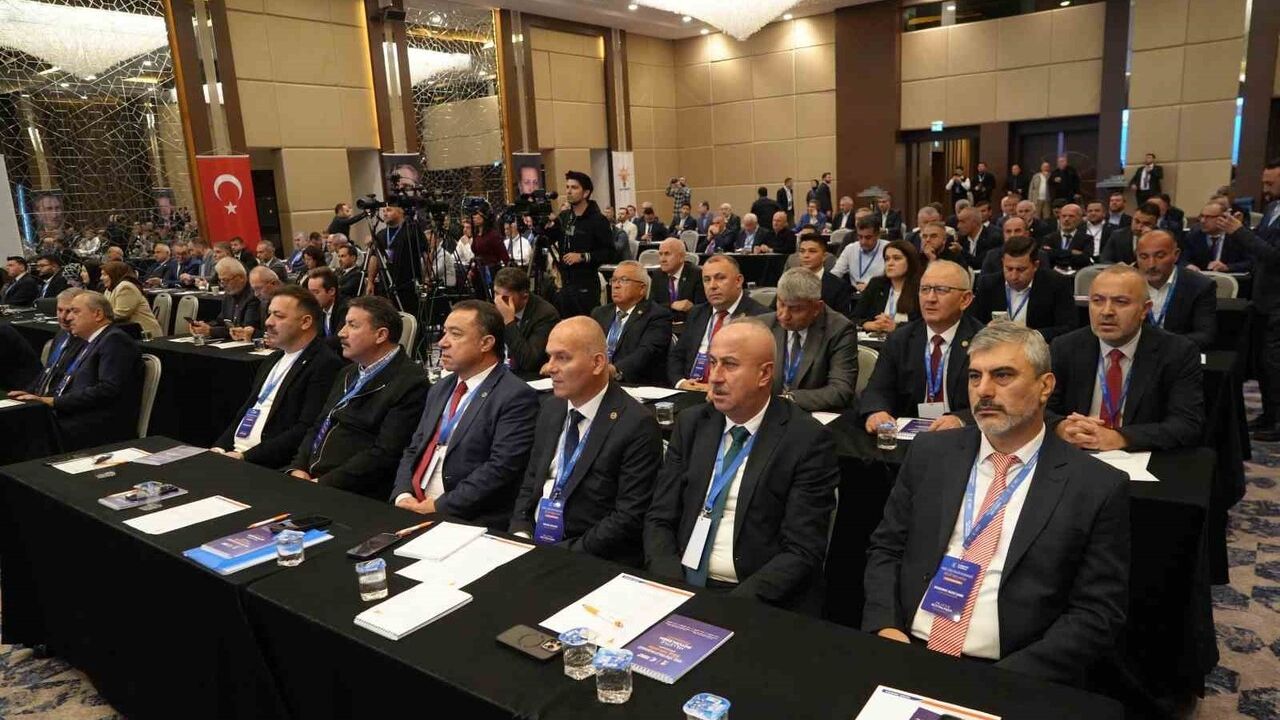 Samsun'da AK Parti Yerel Yönetimler Bölge Toplantısı: Hızlı Tren ve Liman Öne Çıktı