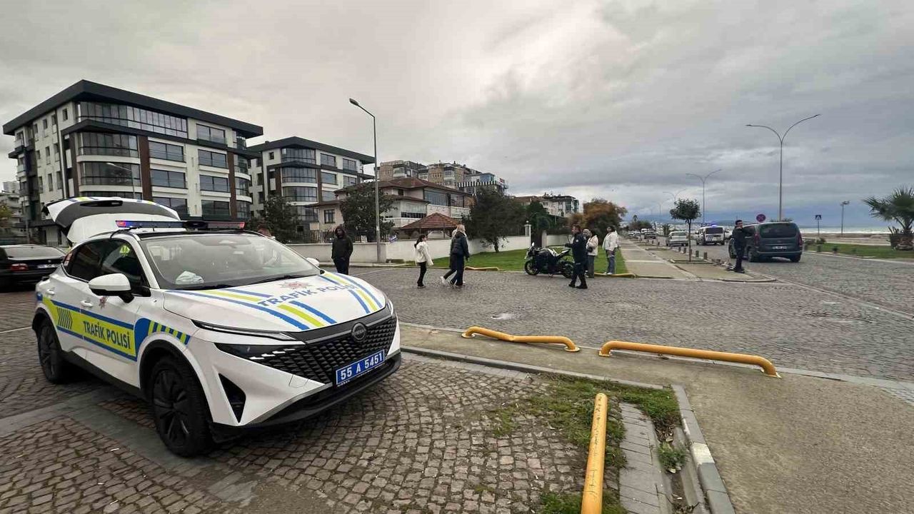 Samsun'da motosikletle otomobil çarpıştı: 1 yaralı