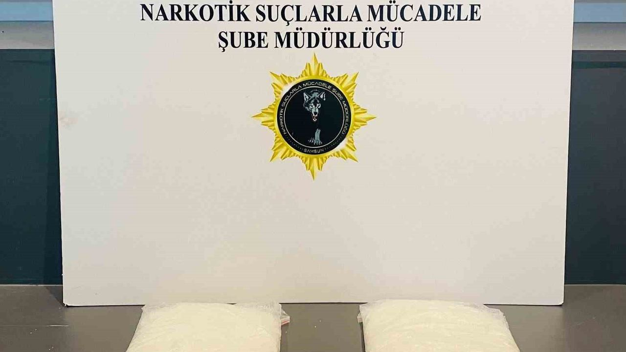 Samsun'da Otobüs Tuvaletinde 2 Kilo Metamfetamin Ele Geçirildi