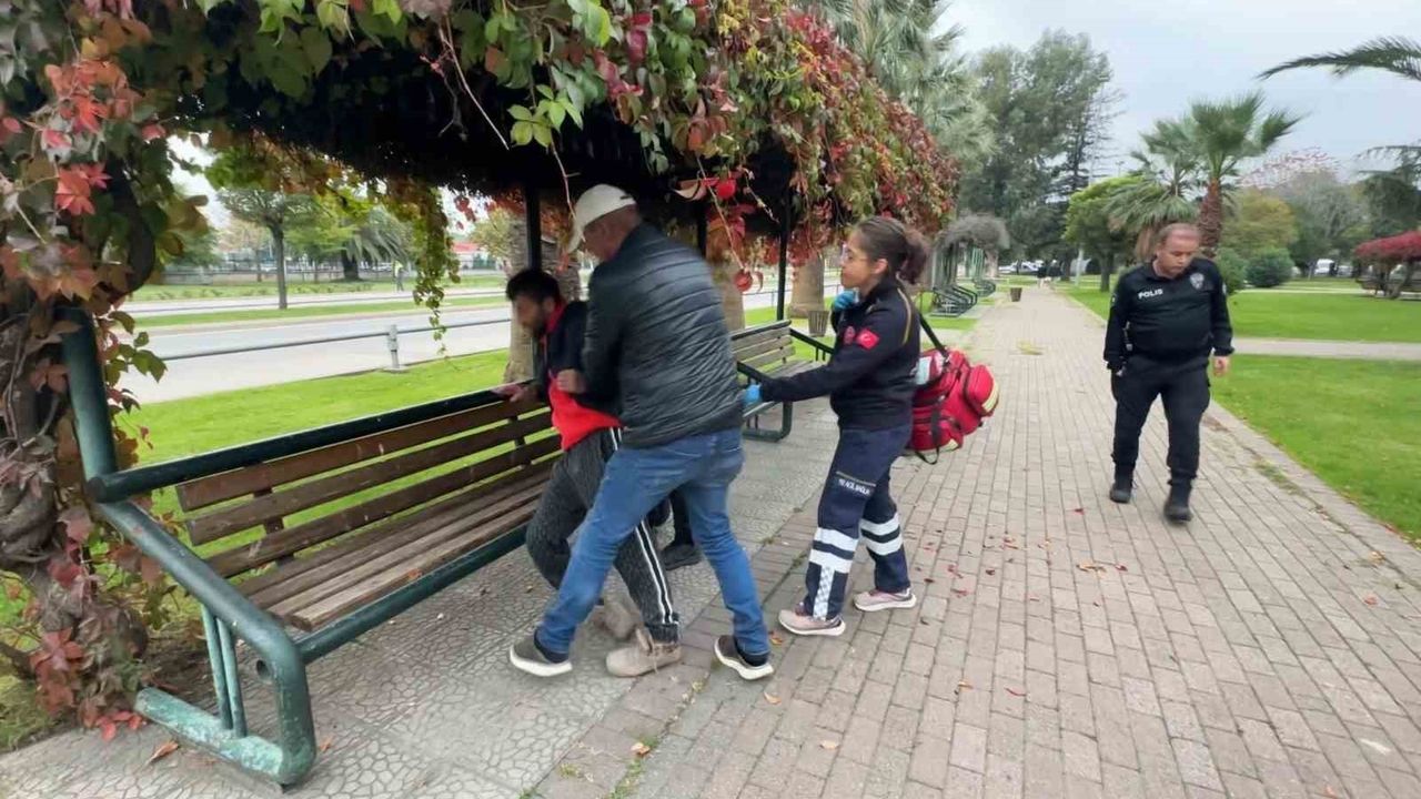 Samsun'da Parkta Alkol Alan Kişi Hastanelik Oldu