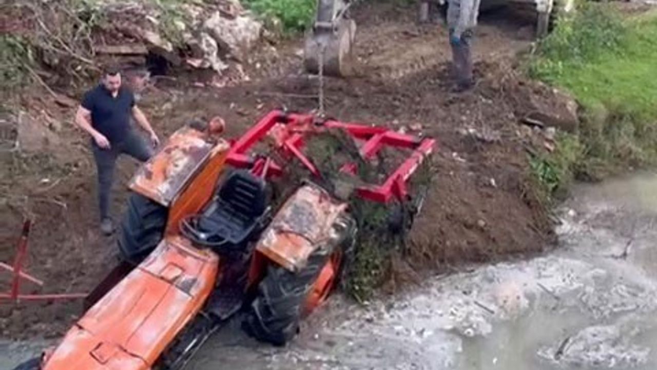 Samsun'da traktör sulama kanalına devrildi — sürücü yara almadan kurtuldu