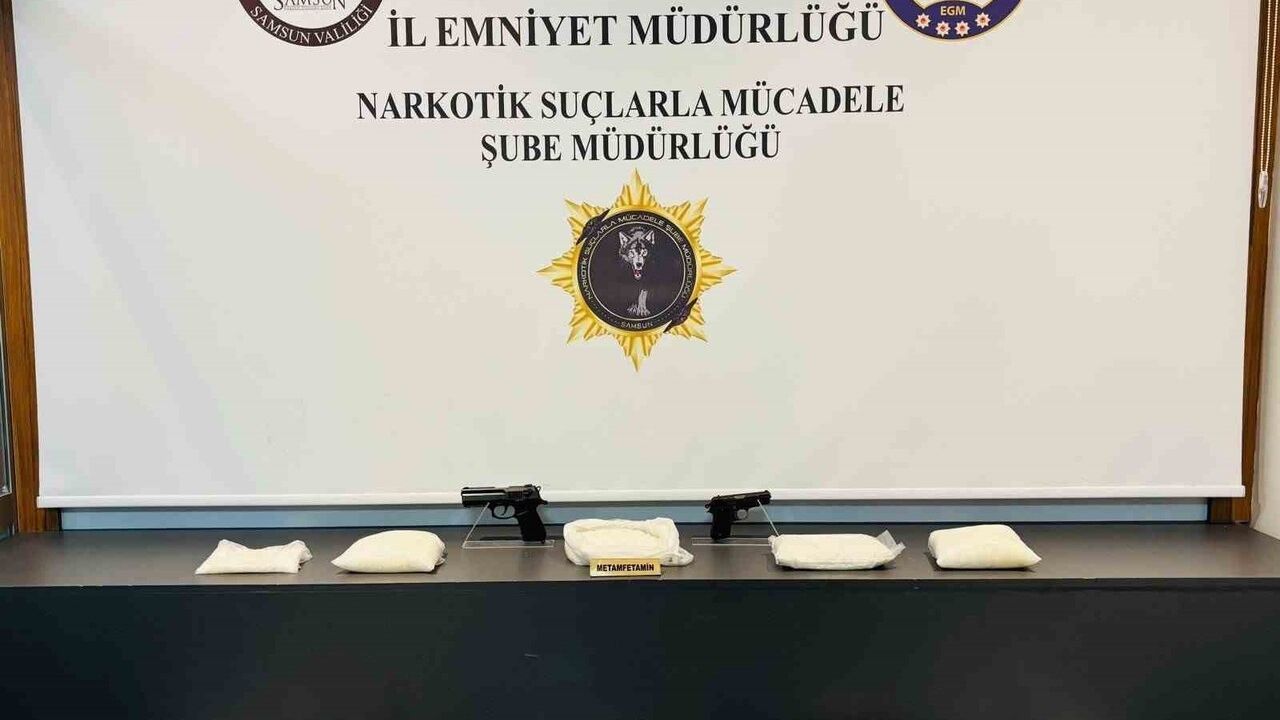 Samsun'da Zula Evlerine Narkotik Operasyonu: 8 kg Metamfetamin Ele Geçirildi