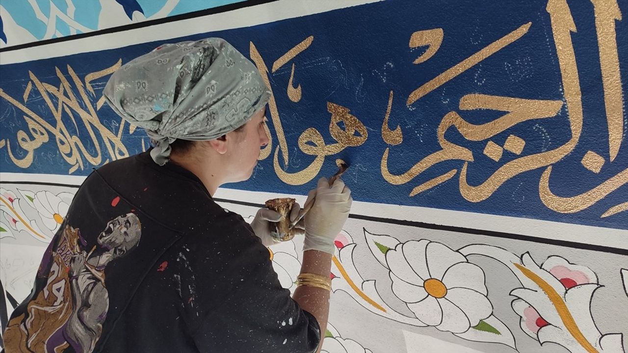 Samsunlu Kadın Nakkaşlar Camileri Motiflerle Süslüyor