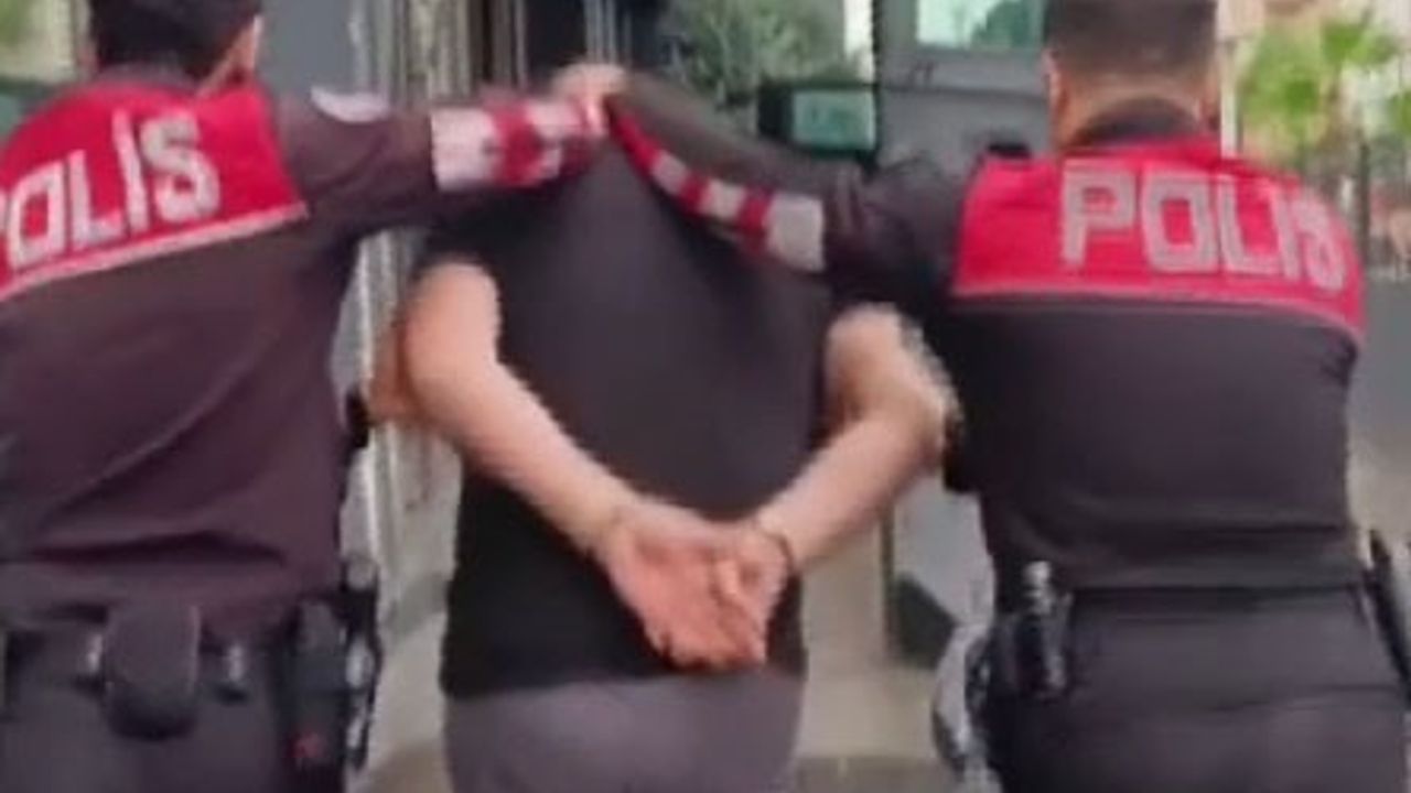 Sancaktepe'de Karşılıksız Çek Dolandırıcısından 32 Yıl Hapisle Aranan Şüpheli Yakalandı