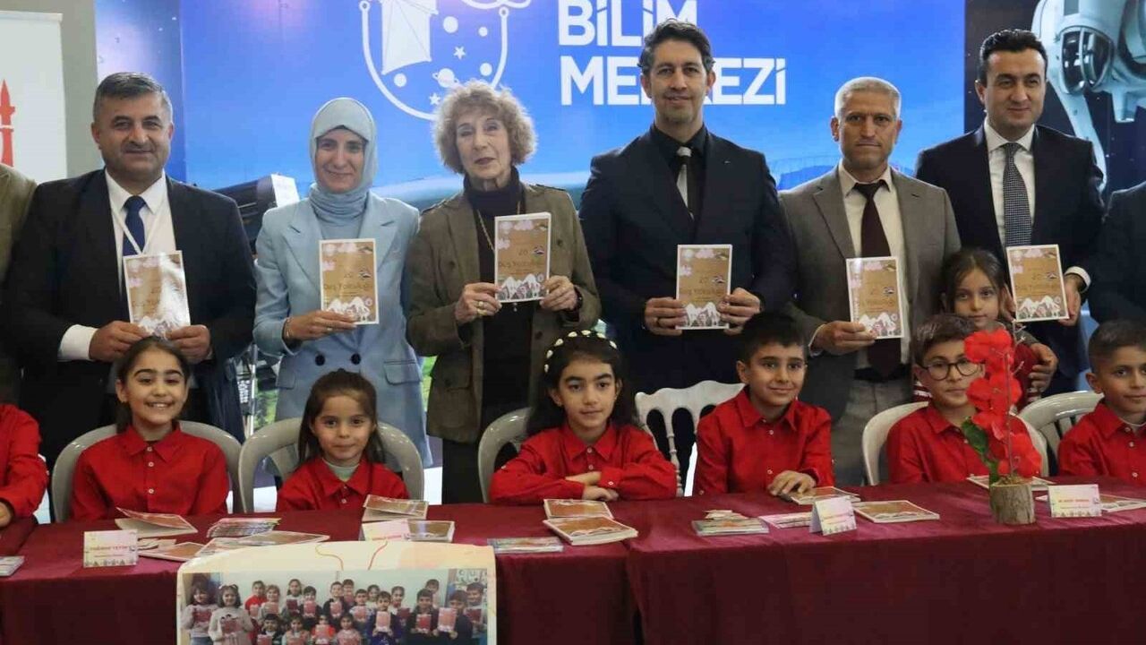 Şanlıurfa'da Minik Yazarların '20 Düş Yolculuğu' Kitabı Okurla Buluştu
