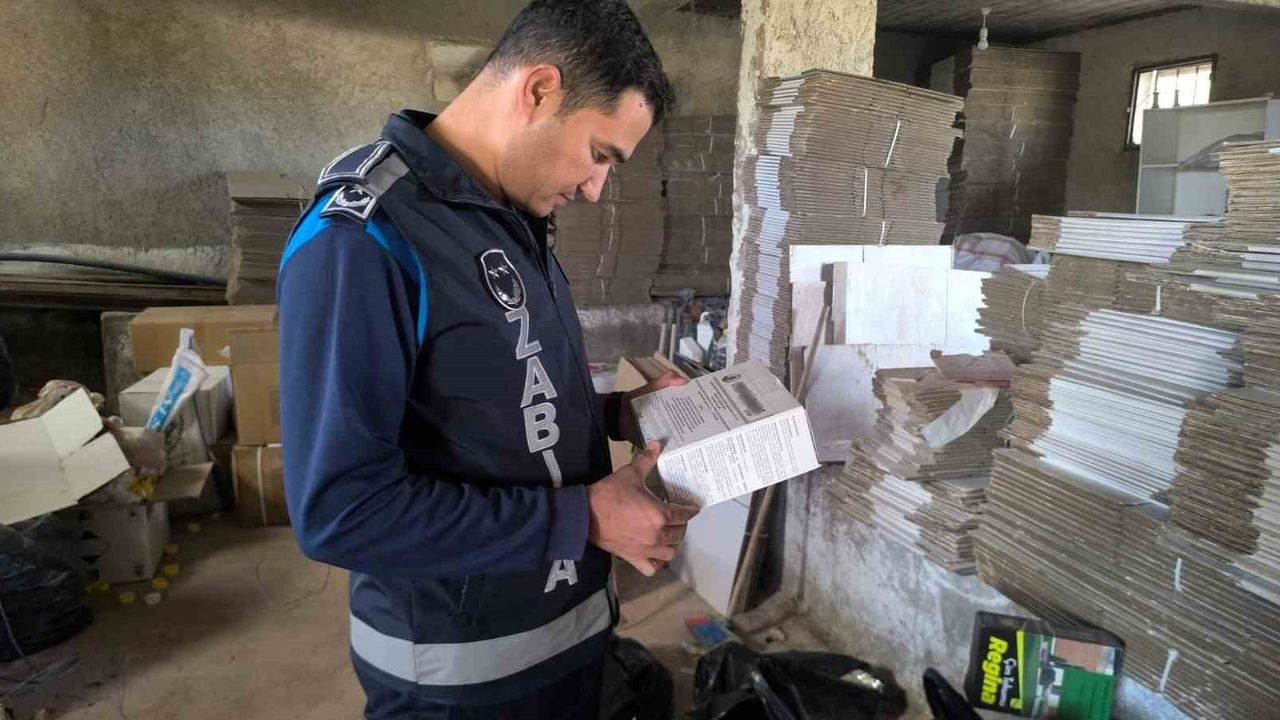 Şanlıurfa'da Ruhsatsız Depoda Onlarca Koli Sahte Zirai İlaç Ele Geçirildi