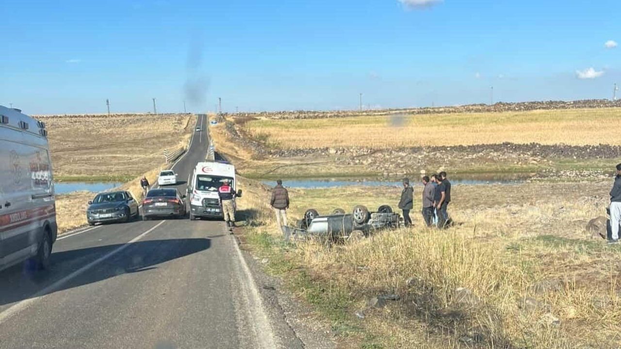 Şanlıurfa Siverek'te Takla Atan Otomobilde Aynı Aileden 4 Kişi Ağır Yaralandı